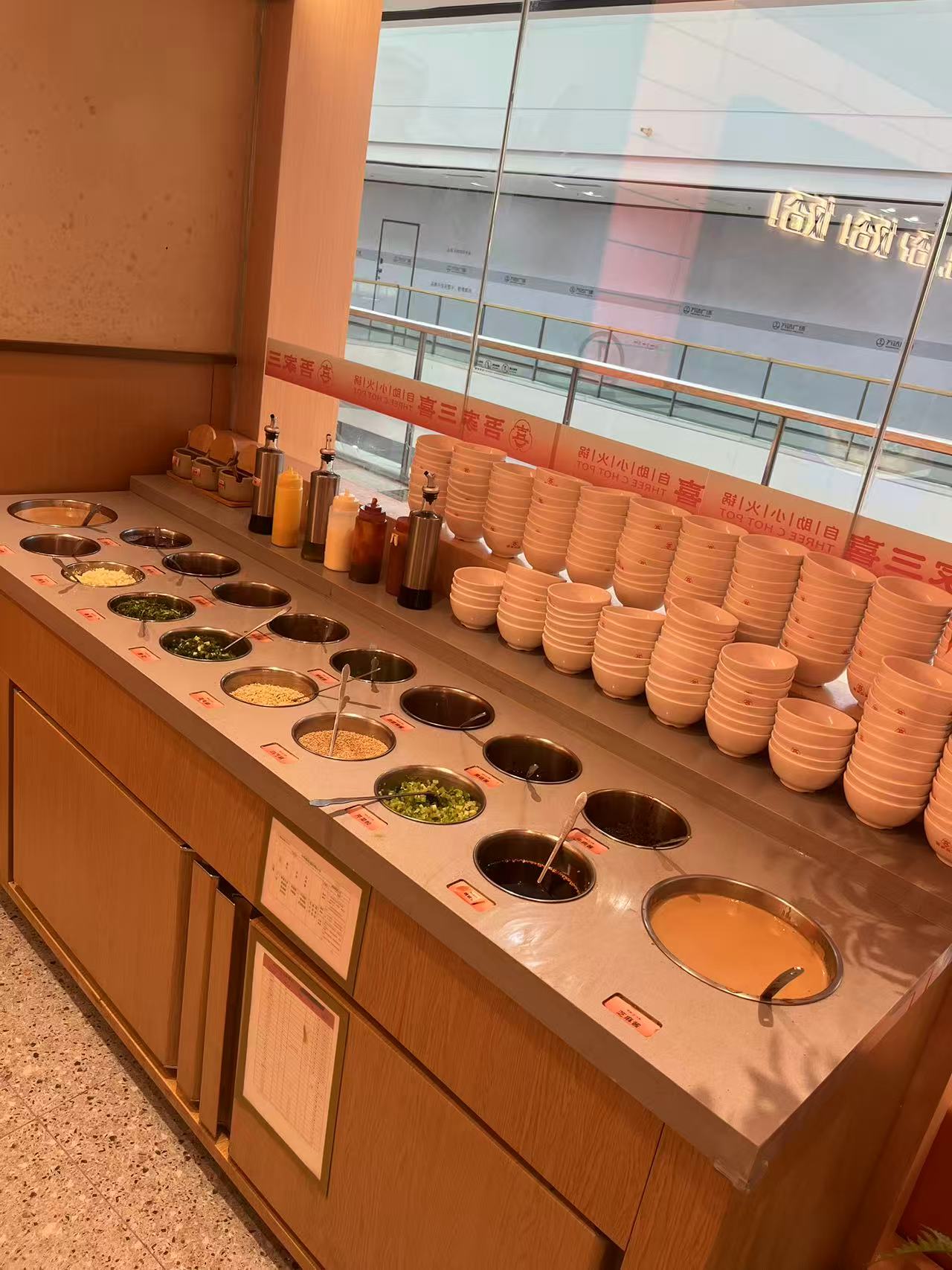 2025旋转小火锅供应商哪家强？菏泽草莓网站在线免费观看50人团队，满足多元需求 